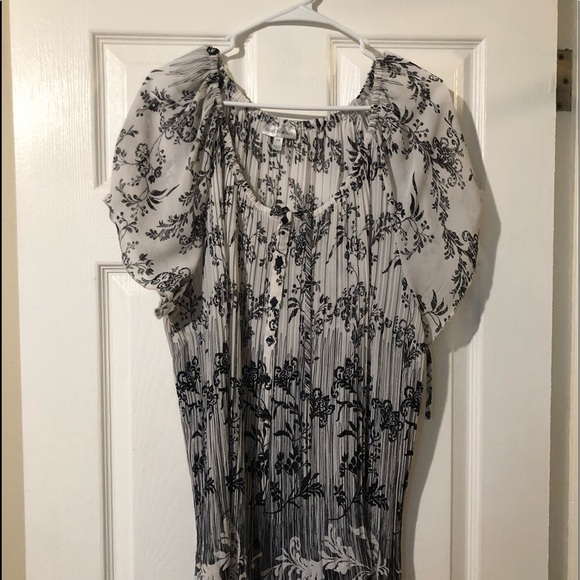Fashion Bug Tops - Fashion Bug - Black & White Crinkle Top - Size 2X